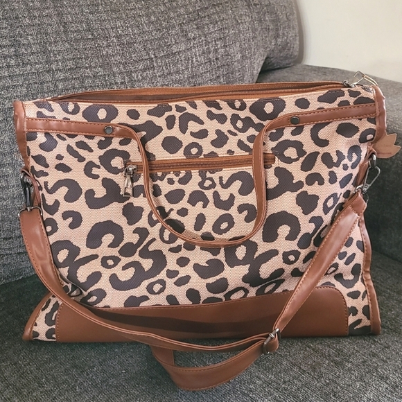 Leopard Print Studded Tote Bag - Picture 4 of 6
